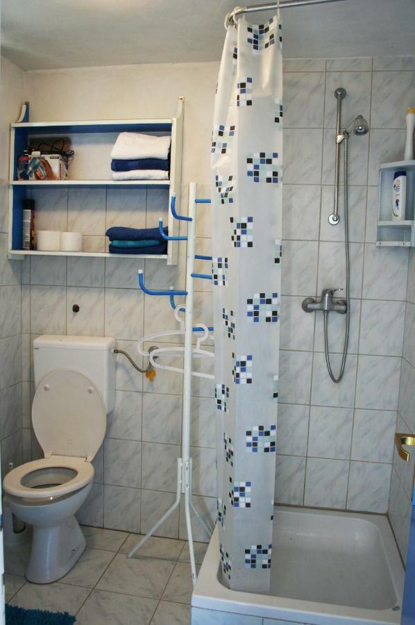 Apartment Azriel Вир Екстер'єр фото