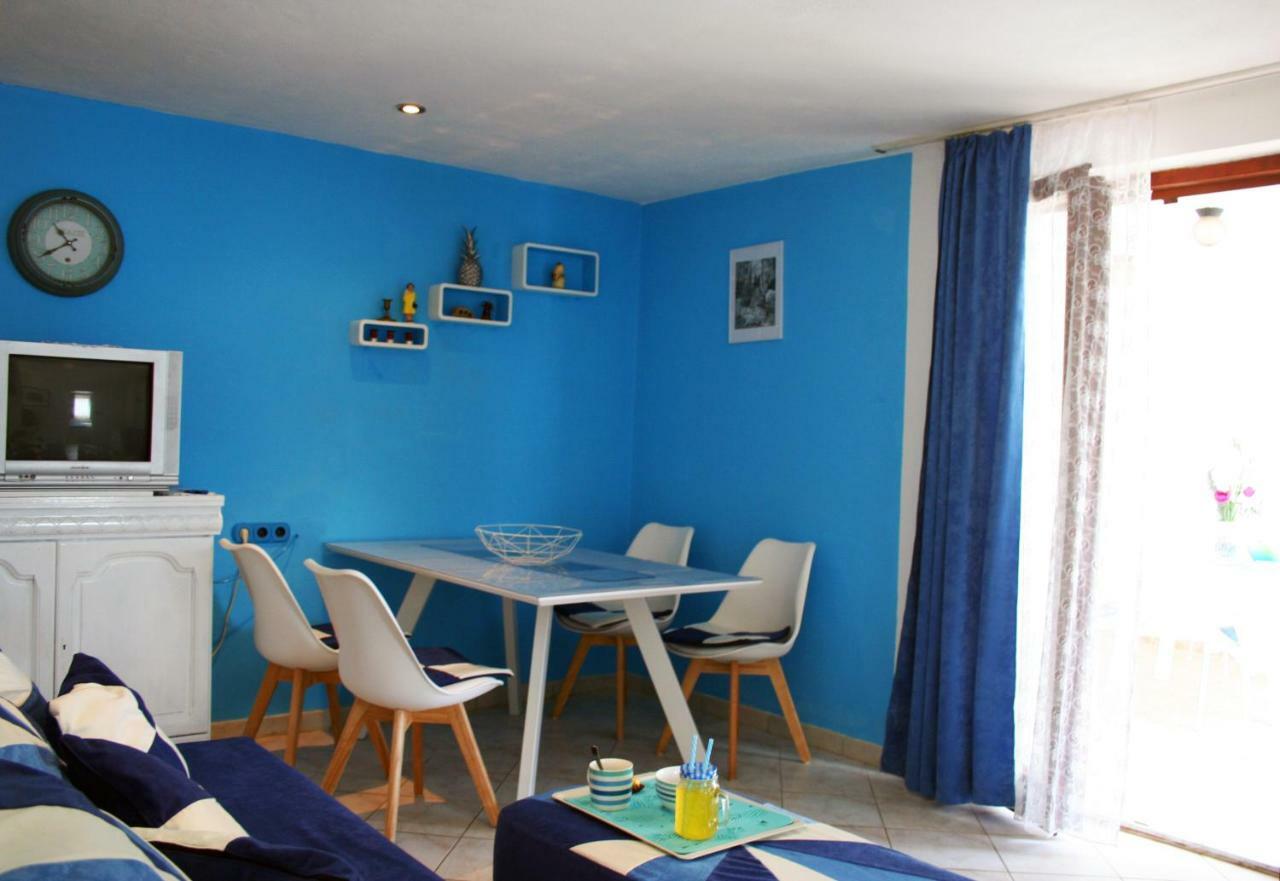 Apartment Azriel Вир Екстер'єр фото